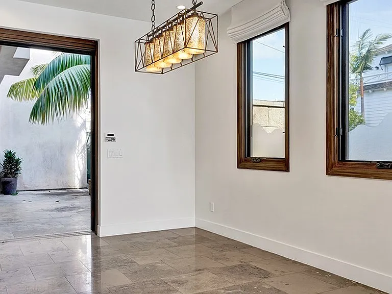 243 Poppy Ave — Photo 18