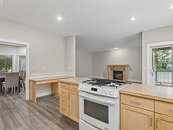 2nd image of 2711 NE 42nd Cir
