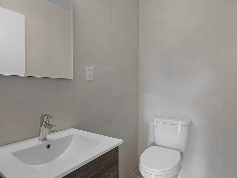 360 E 65th St #A — Photo 28