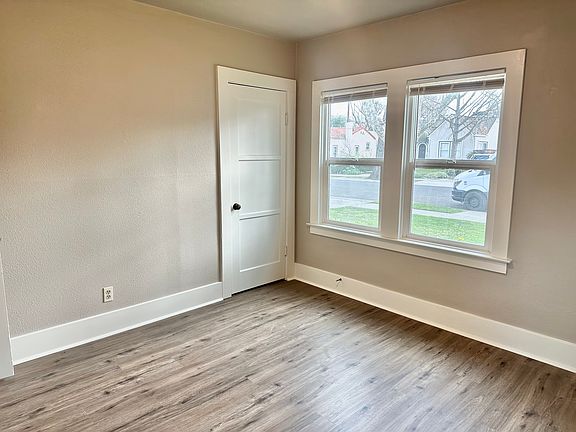 3rd image of 125 E Highland Ave