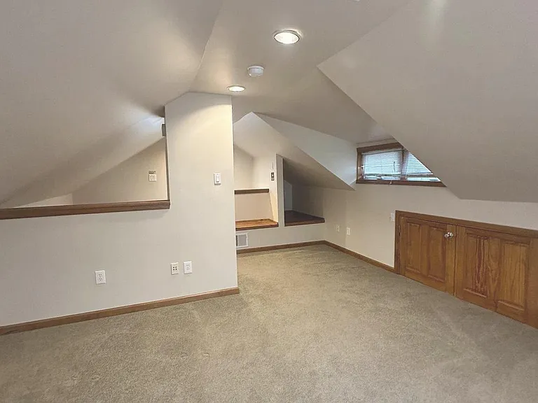 700 Schiller Ave — Photo 20