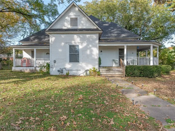 122 E College St, Ozark, AR 72949