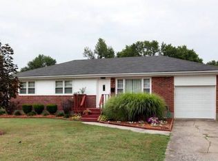 2007 Patricia Dr, Louisville, KY 40272