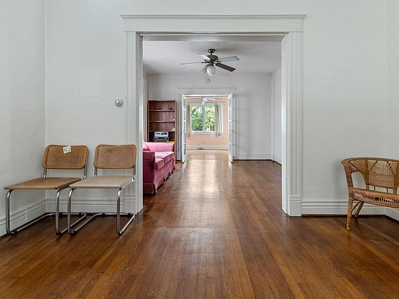 4th image of 529 Boonesboro Ave