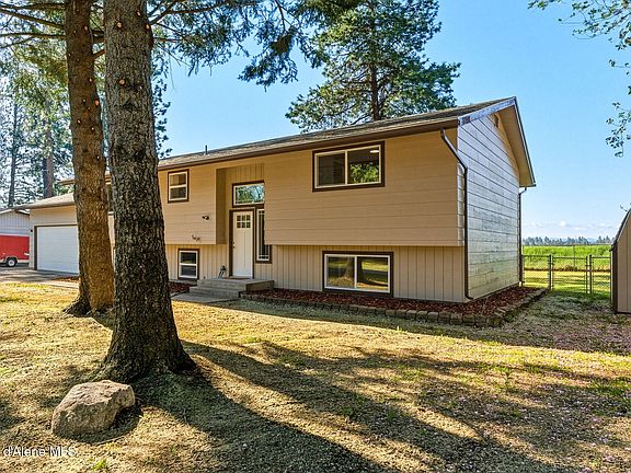 3rd image of 5605 N Pinegrove Dr