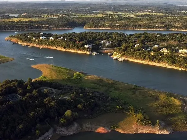 25406 Pedernales Point Dr, Spicewood, TX 78669
