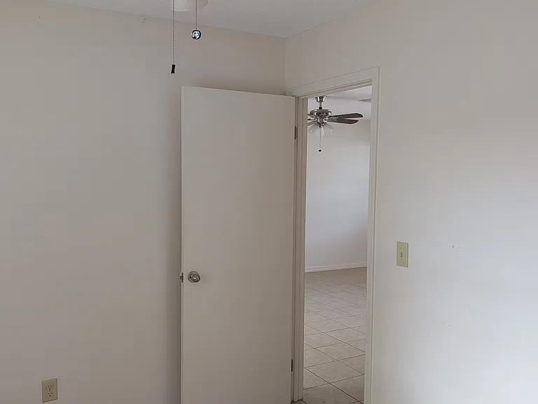 371 NW Lake City Ave #102 — Photo 15