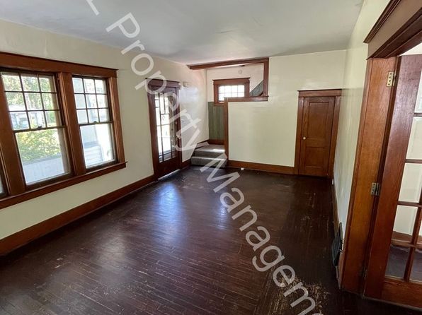 127 S Bond St