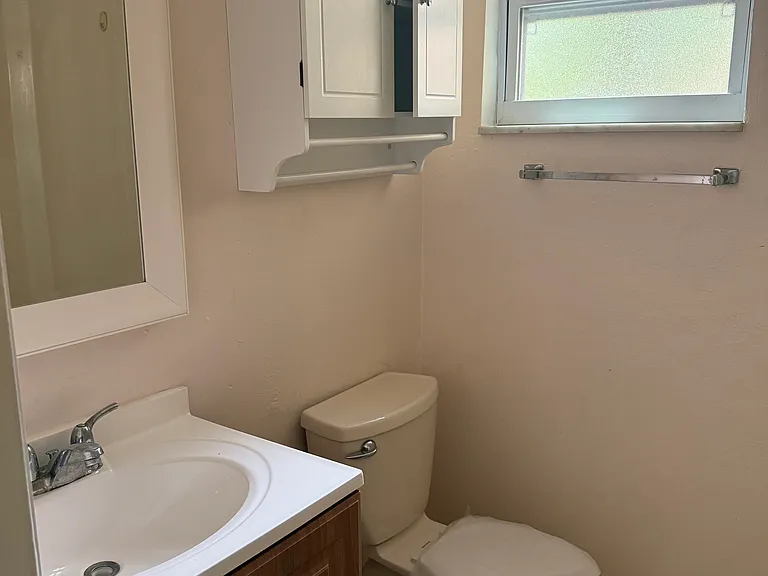 2525 W Bay Dr #C10 — Photo 20