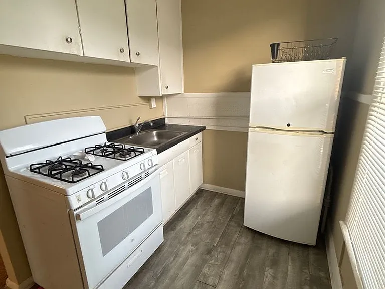 2820 Cottage Grove Ave — Photo 17