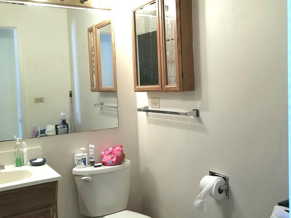 bathroom tub and shower