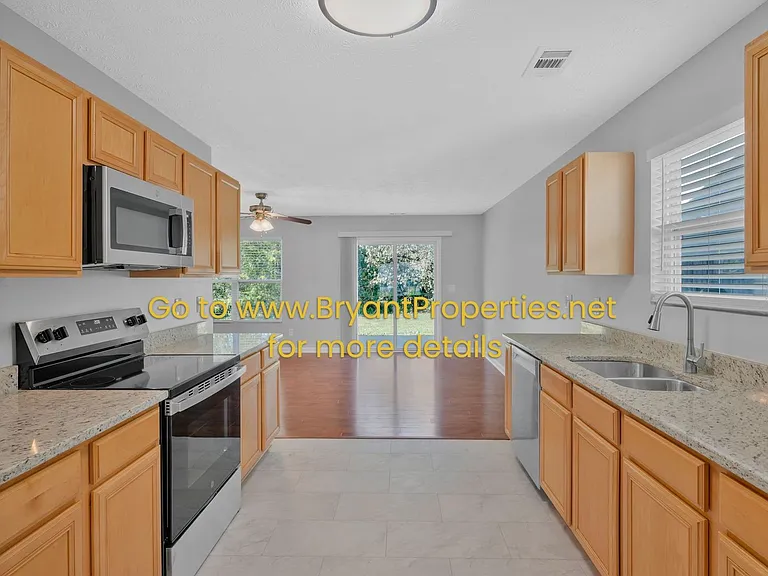 2872 Creekbend Dr — Photo 9