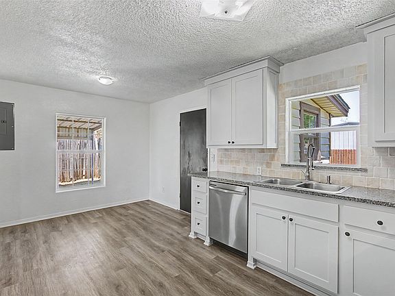 2nd image of 316 W 4th Ter