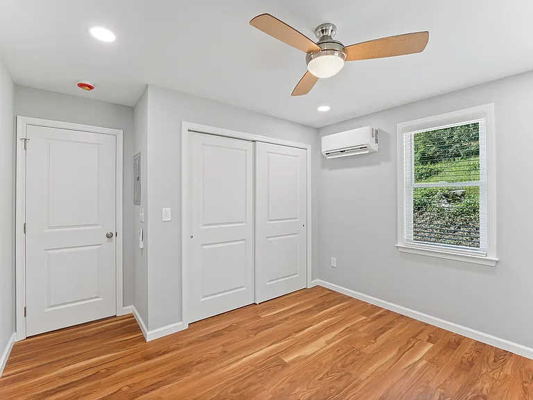 425 E Maple St #2 — Photo 12