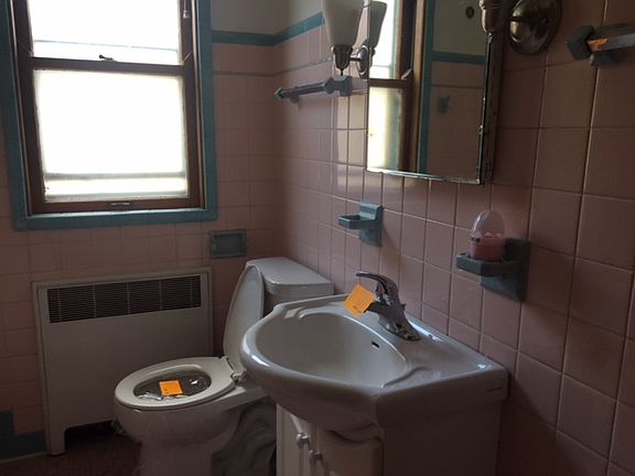 2nd image of 1627 Kenilworth Ave