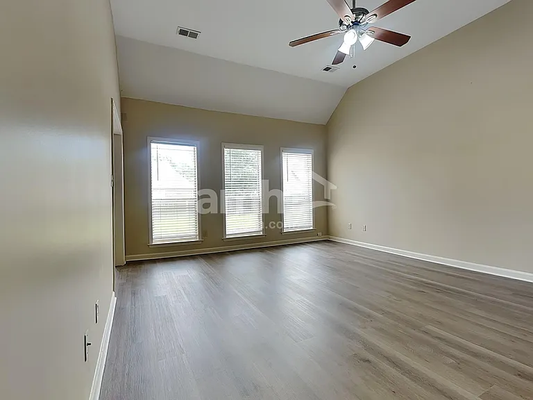 5106 Guffin Rd — Photo 8