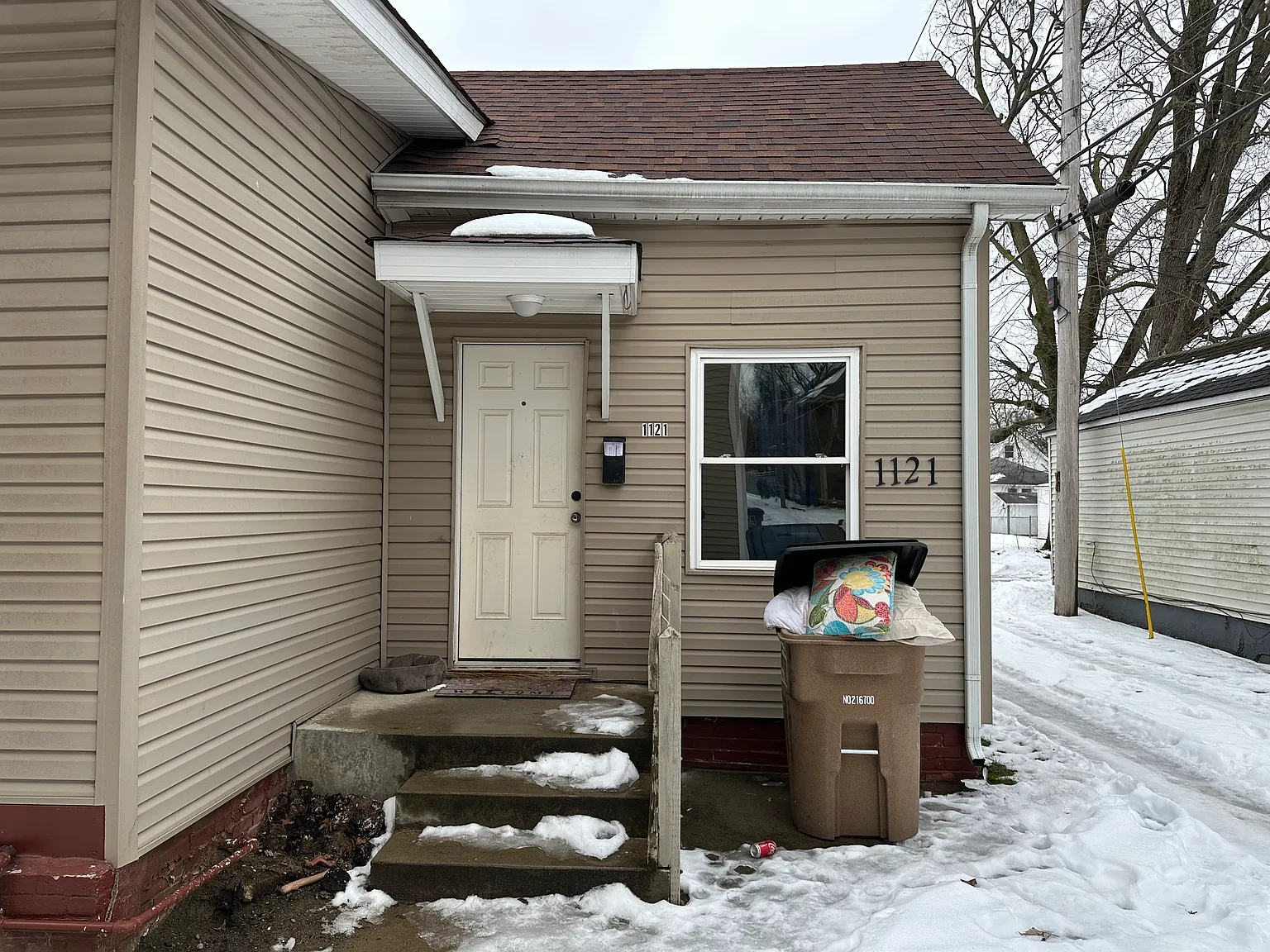 1121 Pearl St — Photo 2
