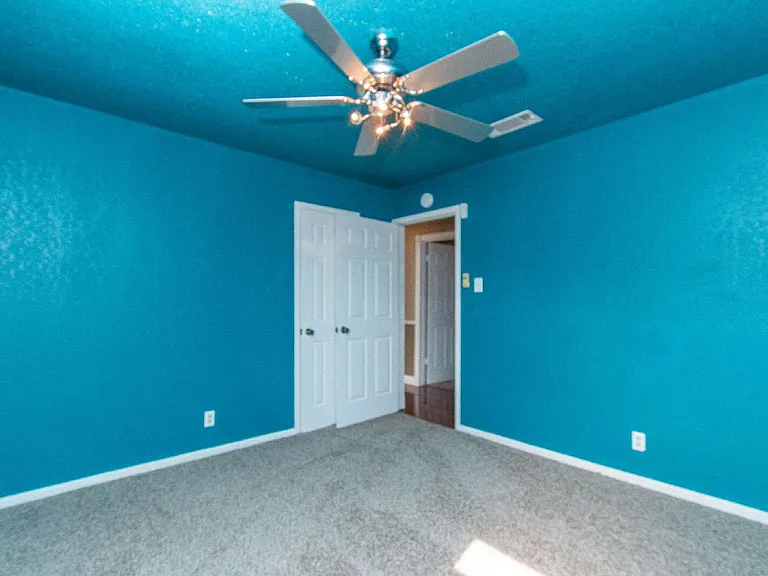 2001 Eisenhower Dr — Photo 13
