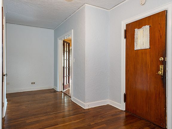 2nd image of 510 Munro Ave