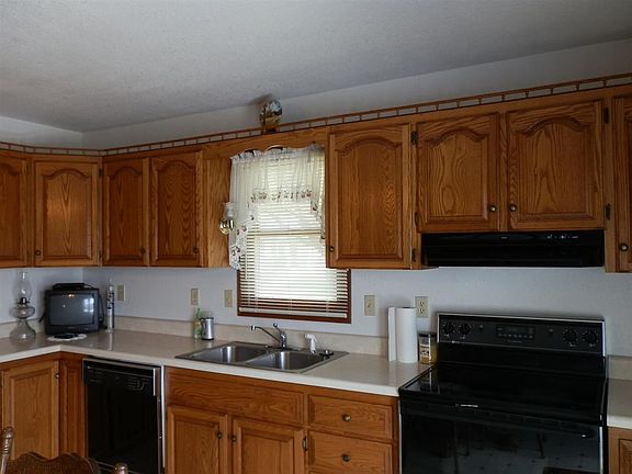 5th image of 184 Laramie Blvd