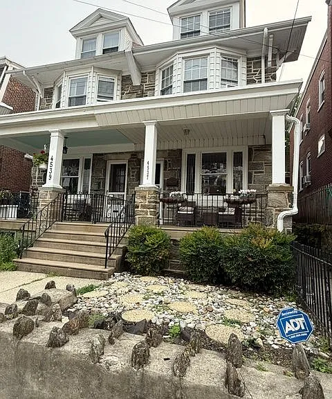4537 Manayunk Ave — Photo 3