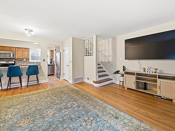 3rd image of 509 1/2 Ridge Rd