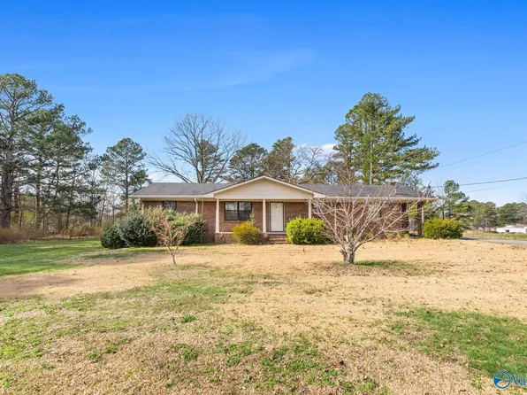 123 Nesmith St SW, Hartselle, AL 35640