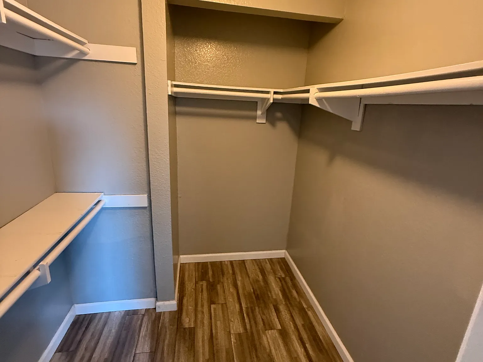 2 bed, 1.5 bath, 1125 sqft, $2,899 — Photo 2