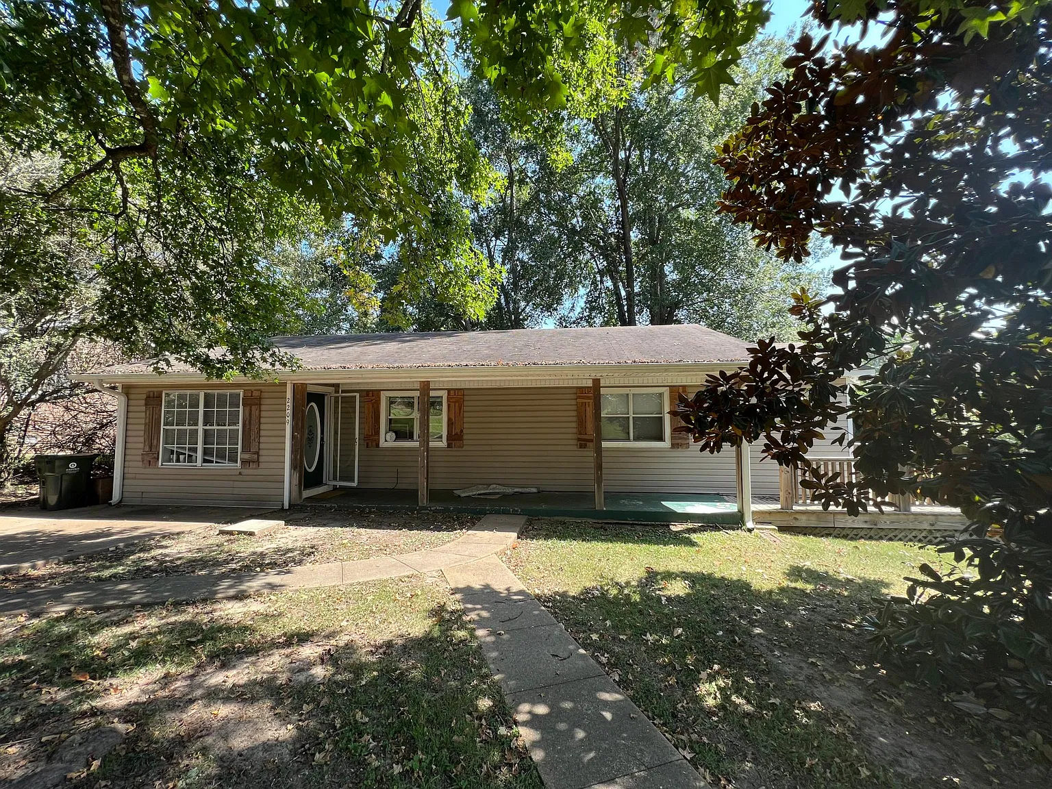 2209 Scott St — Photo 1