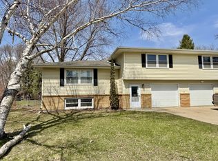 1712 Gateway Dr, Albert Lea, MN 56007