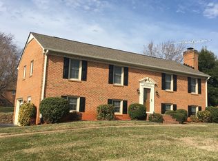 102 Old Post Rd, Lynchburg, VA 24502