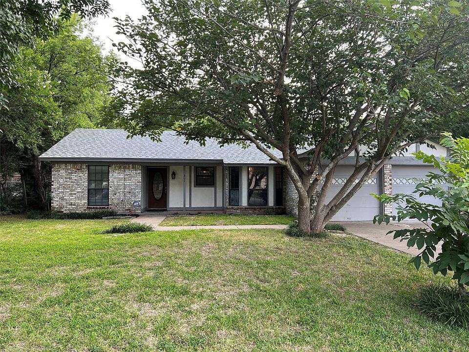 1st image of 302 Lois St