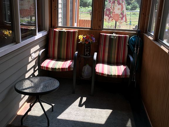 Front screen porch 