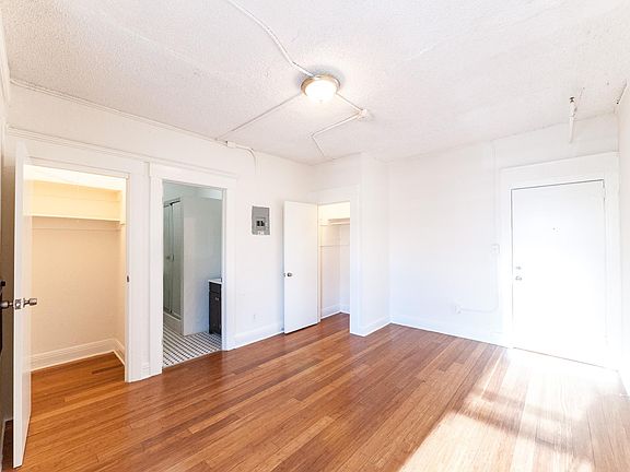 2nd image of 916 Georgia St APT 210