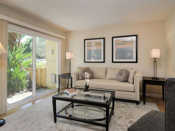 3rd image of 125 Connemara Way APT 18