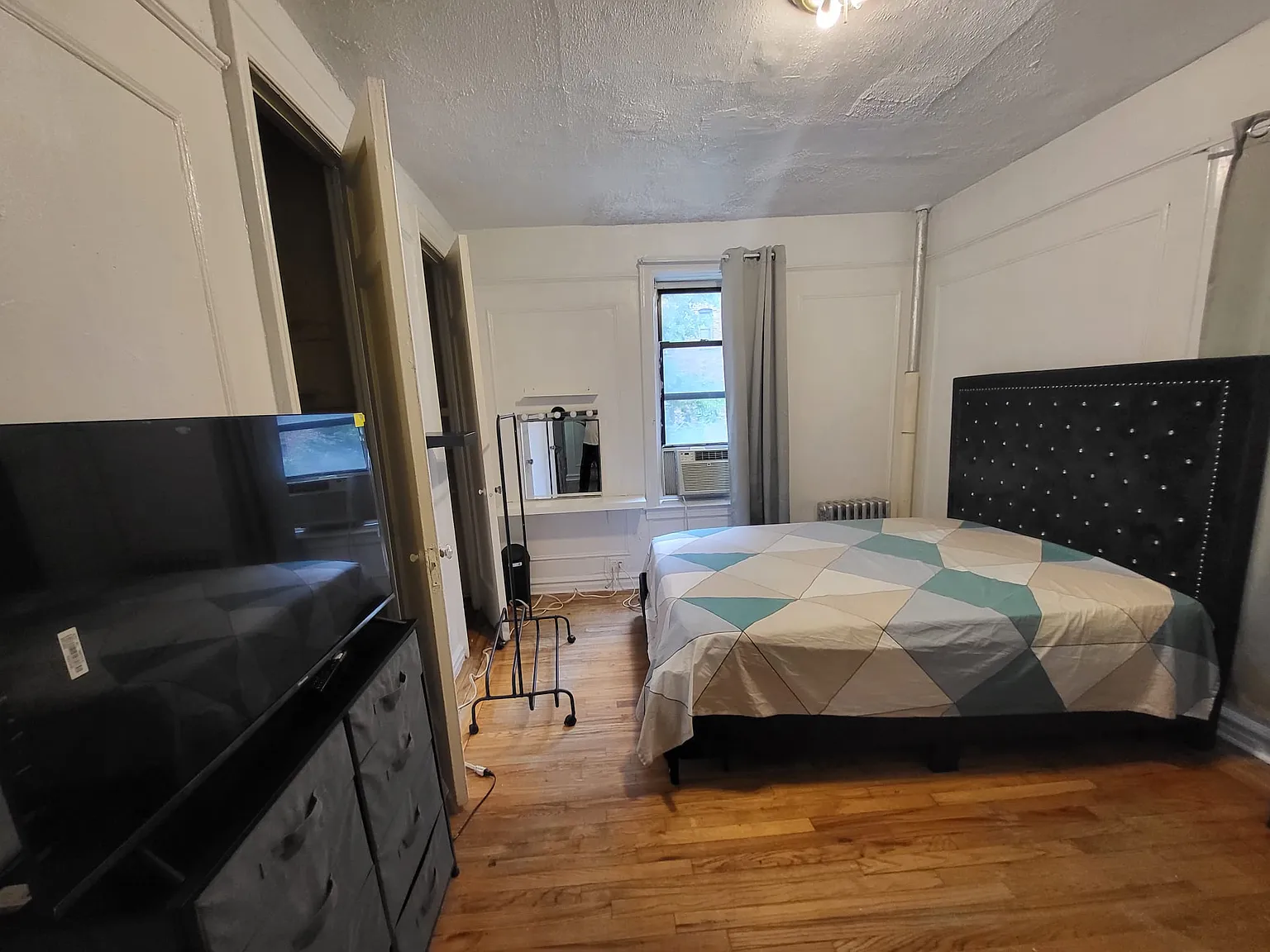 2 bed, 1938 sqft, $1,200 — Photo 1