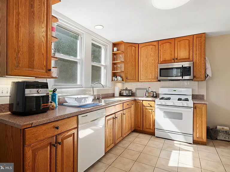 315 Rector St — Photo 4