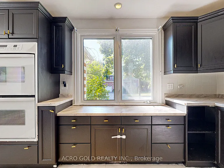 125 Leighland Ave — Photo 15