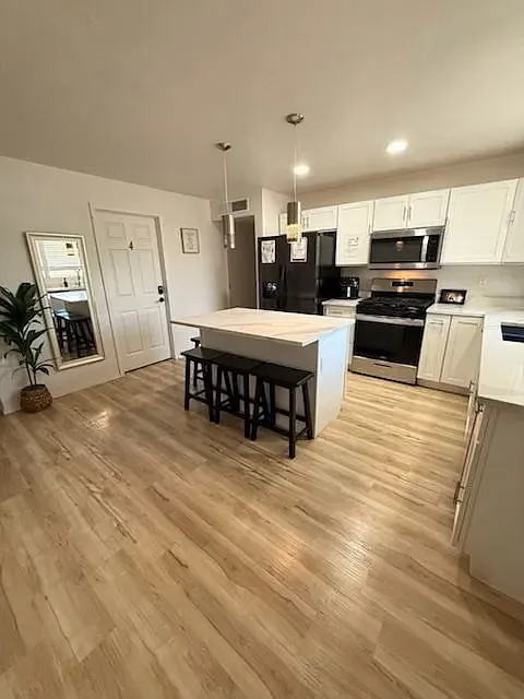 1 bed, 1600 sqft, $700 — Photo 3