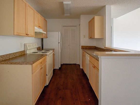 4th image of 2101 Cascades Blvd Unit 204
