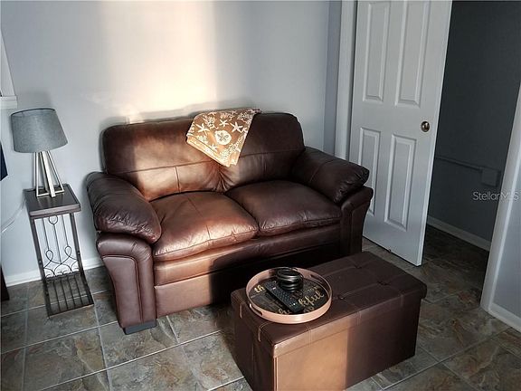 5th image of 512 Barcelona Ave