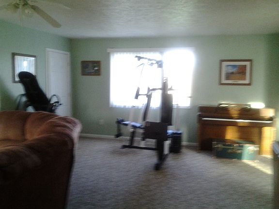 Office in corner of 48x48