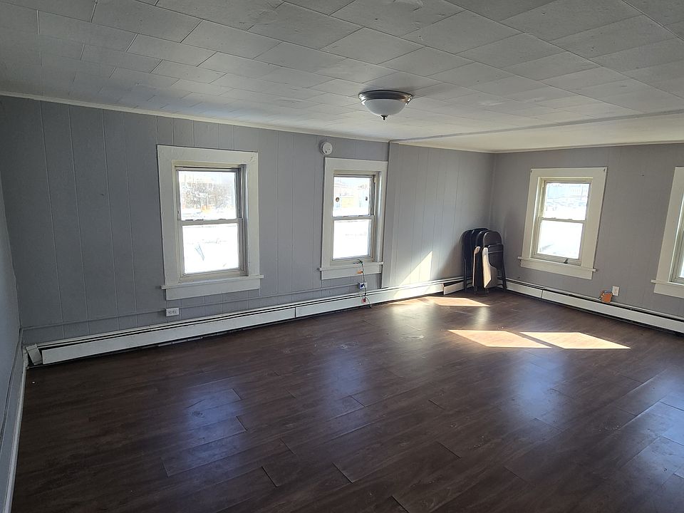 1st image of 11 Railroad Ave #2