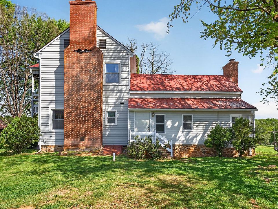 1st image of 1086 Meadow Dr