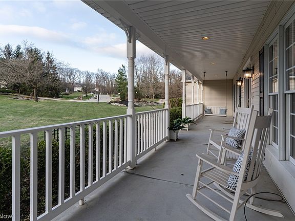 3rd image of 8955 Stoneybrook Dr