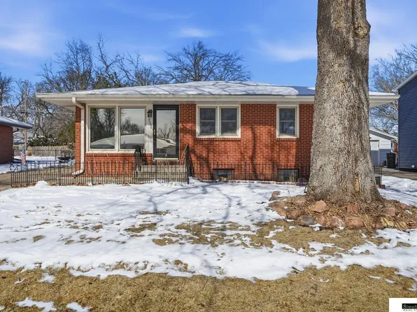 7320 Starr St, Lincoln, NE 68505