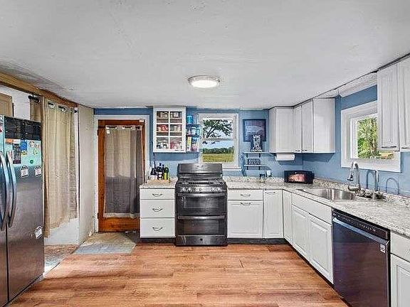 2nd image of 9359 Harriott Rd
