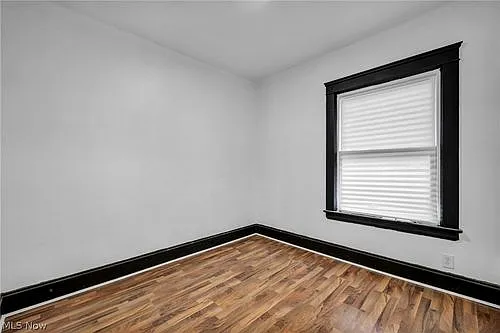 12001 Oakview Ave — Photo 3