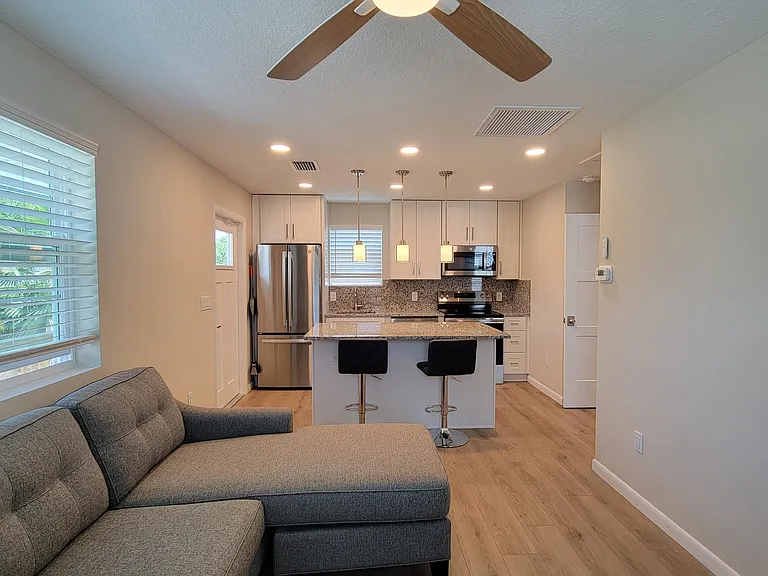 515 26th Ave N #1/2 — Photo 5