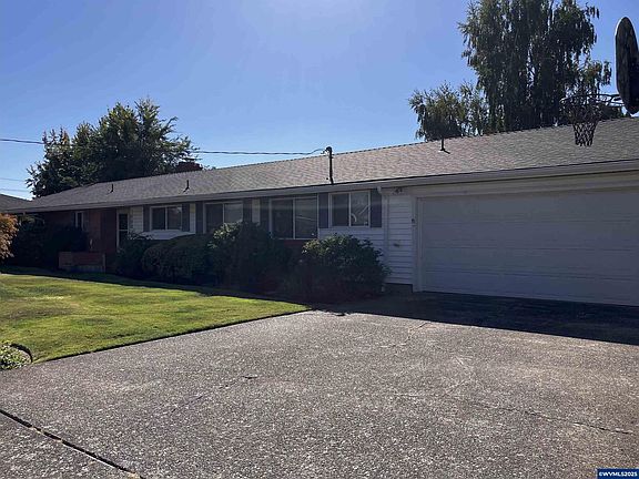 3rd image of 700 NW 18th Pl